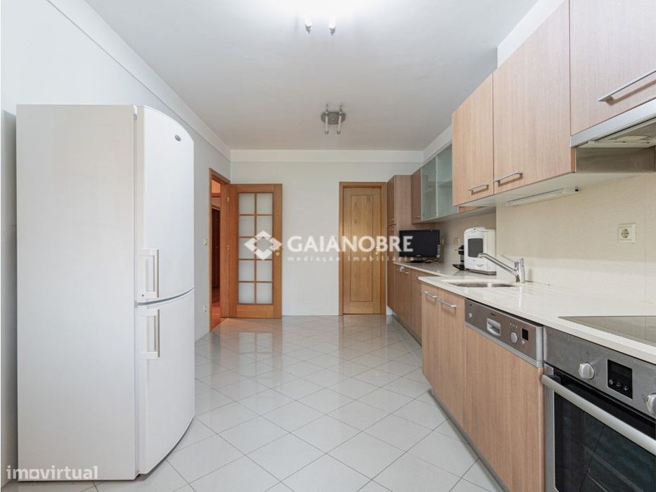 T2+1 em Santa Marinha