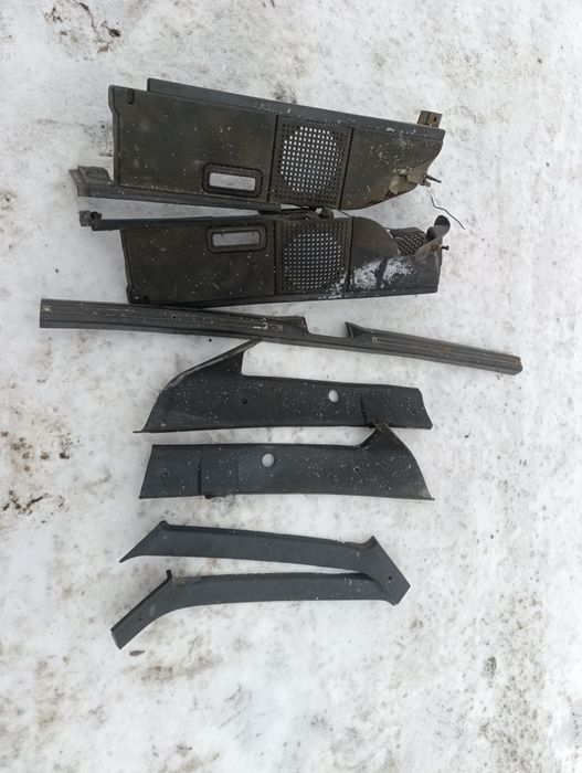 Пластик багажника