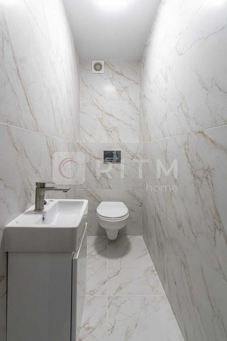 Продається простора 4к квартира з ремонтом