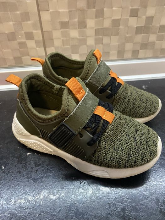 Дитячі кросівки