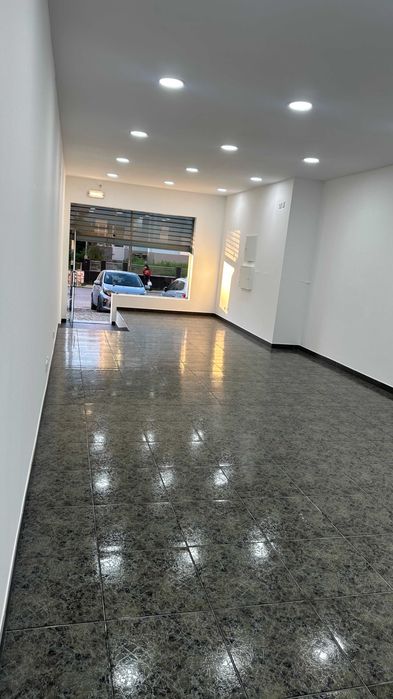 Aluguer de loja em Vialonga