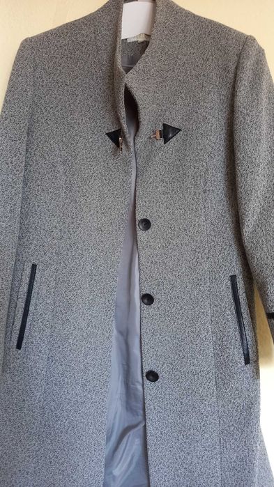 Lekki płaszczyk z elegancką stójką , rozmiar 38