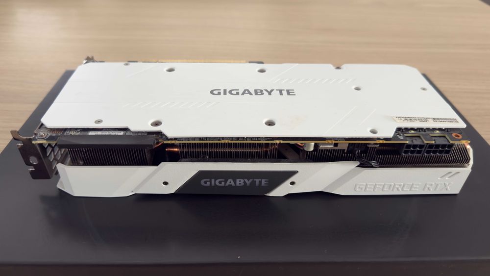 Gigabyte GeForce RTX 2070 SUPER GAMING OC 8GB WHITE – 3 wentylatory