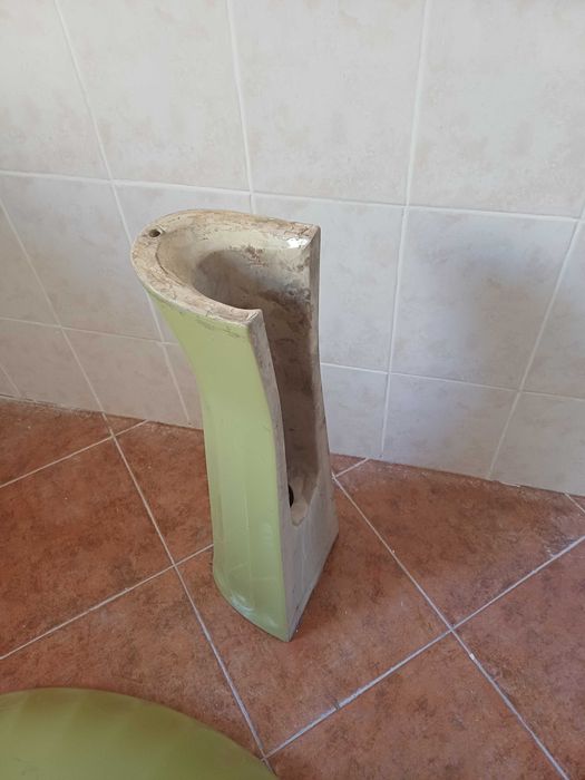 Lavatório com coluna wc