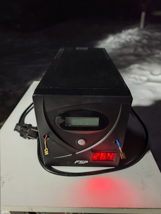 ДБЖ  FSP Vesta-1000