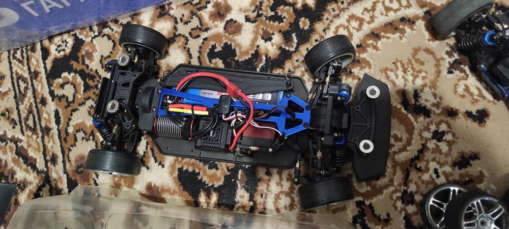 HPI himoto Traxxas