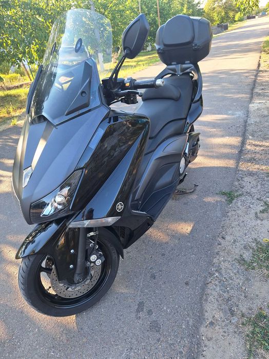 Yamaha t-max 530