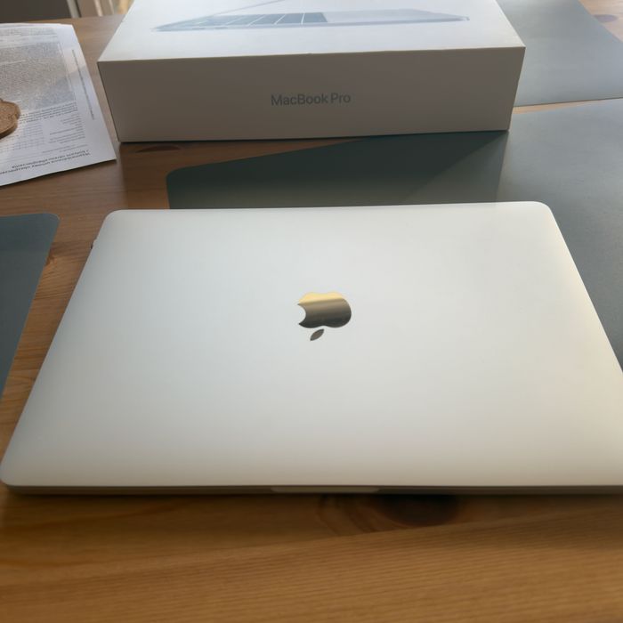 Macbook Pro 13 (2019) Stan idealny Touch Bar (A2159)