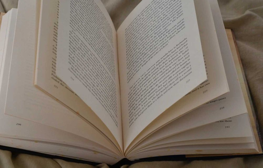 Livro "The Watchmaker's Wife", Robert Whitaker