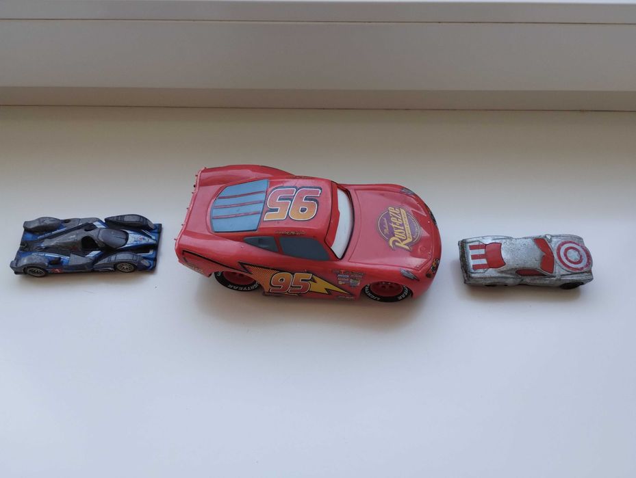 Модели металлических машинок автомобилей масштаб 1:43