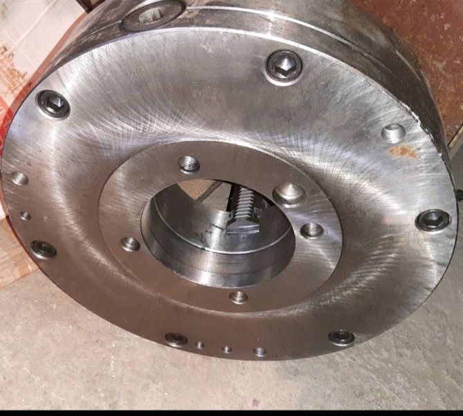 Патрон токарный ф400 Польша конус 8  комплект