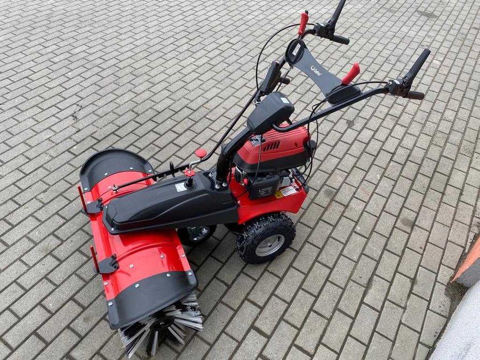 Zamiatarka CEDRUS ZM05PRO-E Spalinowa Z Napędem Z Rozruchem