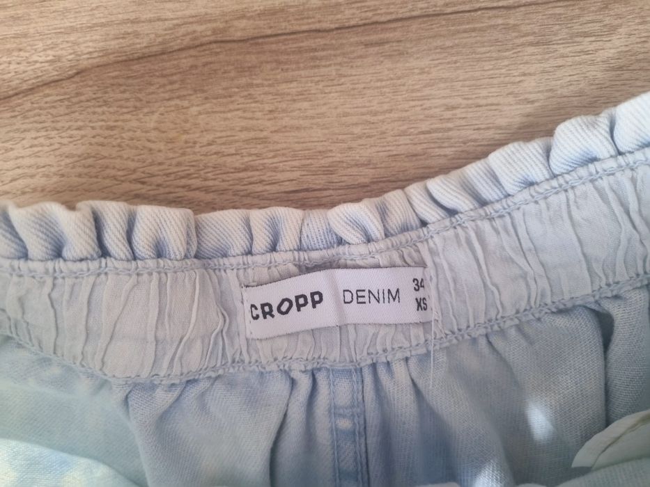Nowe spodenki cropp XS