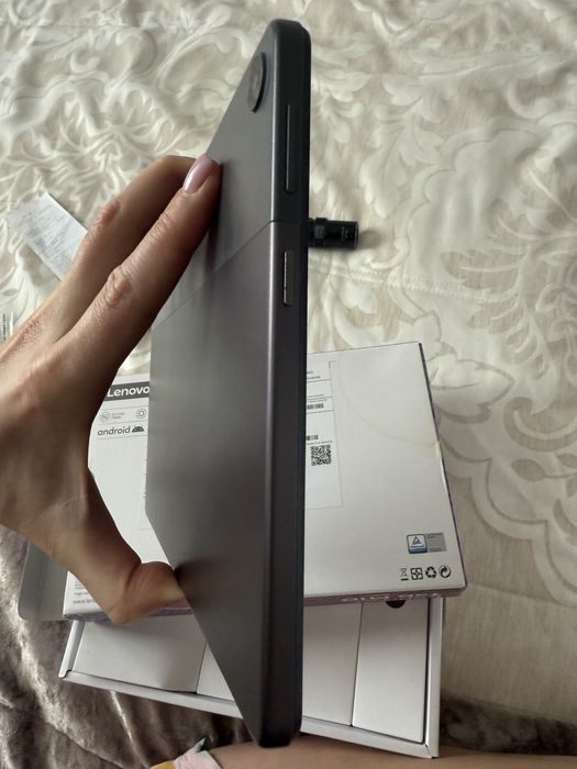 Продам  планшет Lenova Tab M10