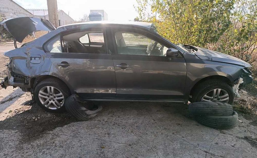 Кузов VW Jetta 6 2017 серый 1.4 бенз. Разборка VW Jetta 6