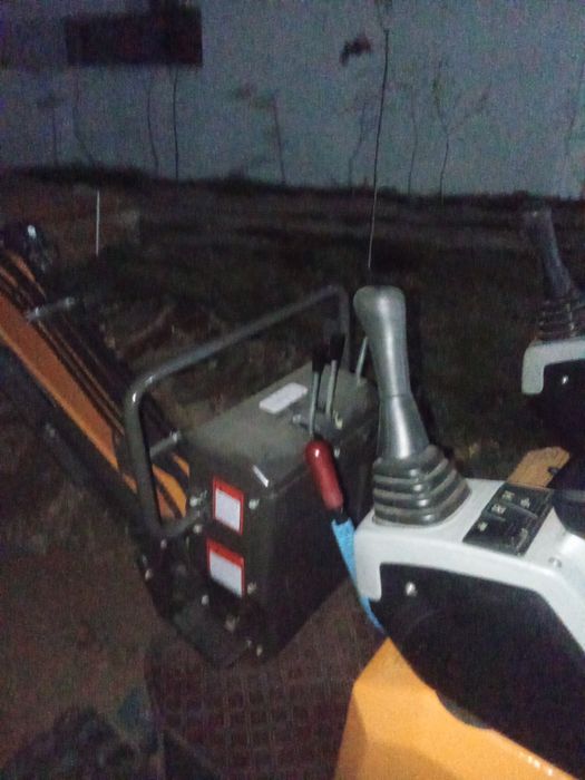 Alugo mini giratória 120€ dia