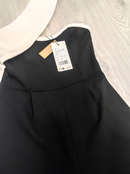 Czarny kombinezon elegancki prosta nogawka z białym dodatkiem S