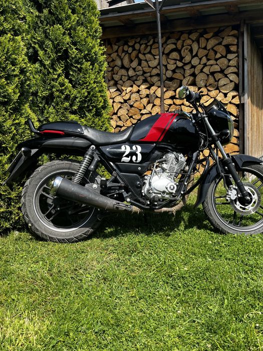 Мотоцикол bajaj v15