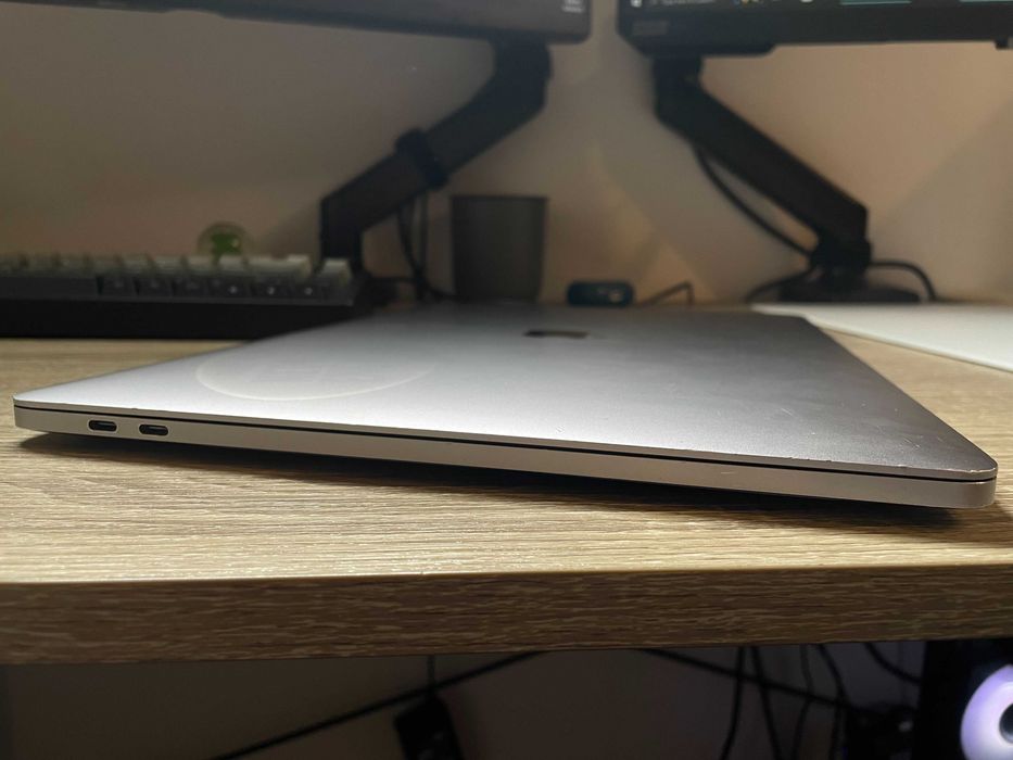 MacBook Pro 15” (2017) i7 / 16GB RAM / 512GB SSD - do naprawy