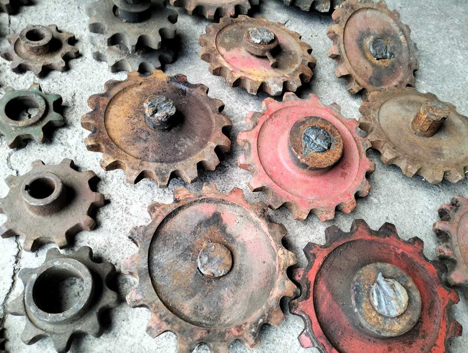 Звёздочка шаг 12,7 / 38. Зубов 7,9,11,12,13,16,25,40. Бу. Состояние хо