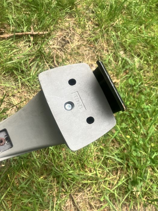 Bagażnik dachowy Thule na narty do Toyoty Yaris 2000