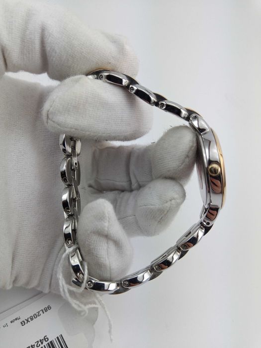 Японские женские часы камни Swarovski, Bulova 98L208 в подарок девушке