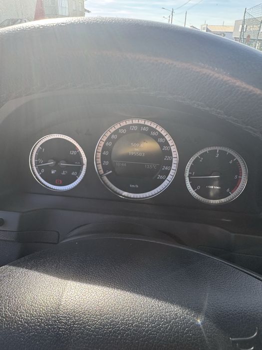 Vendo carrinha em bom estado com dois donos