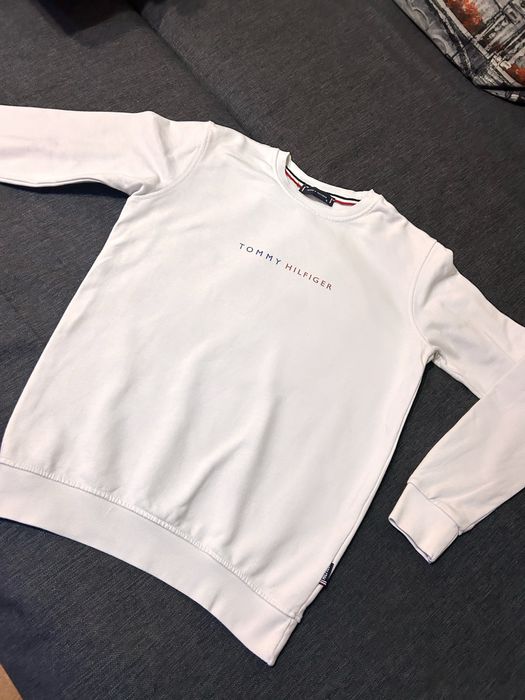світшот від відомого бренду Tommy Hilfiger