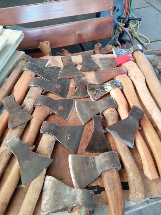 Сокири старих часів