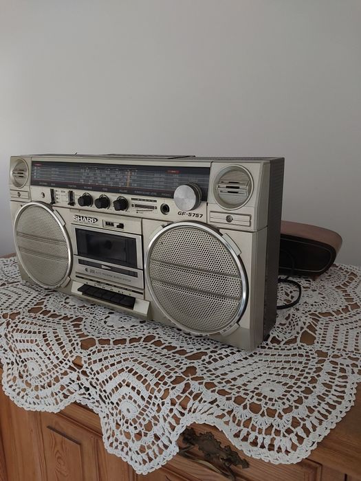 Radiomagnetofon Sharp GF-5757 z lat 80-tych
