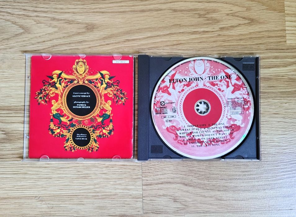 СD оригінальні , відомих виконавців.