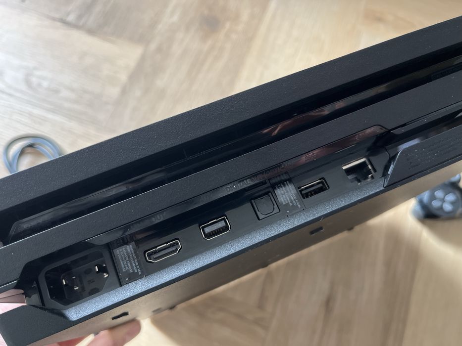 Sony Playstation PS4 Pro 1TB