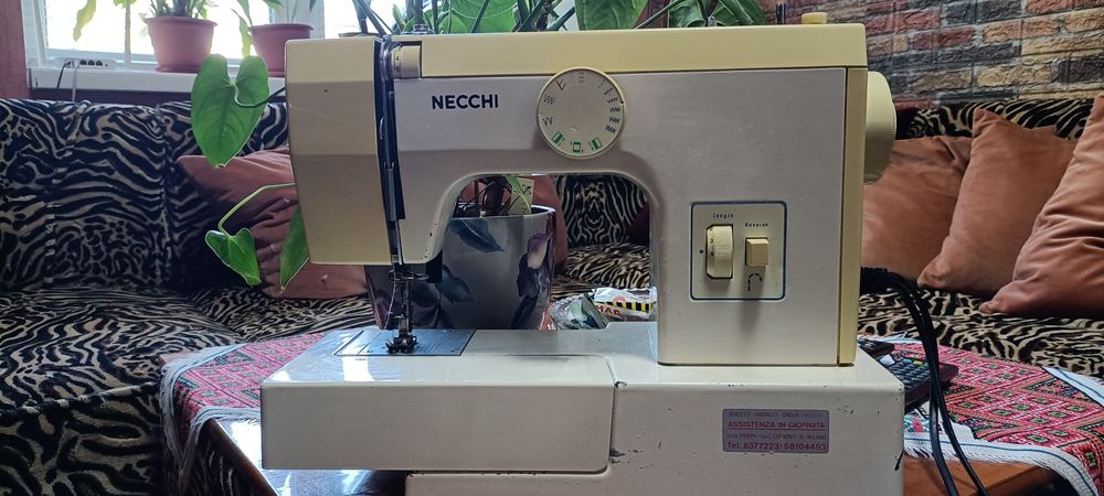 Продам швейная машина