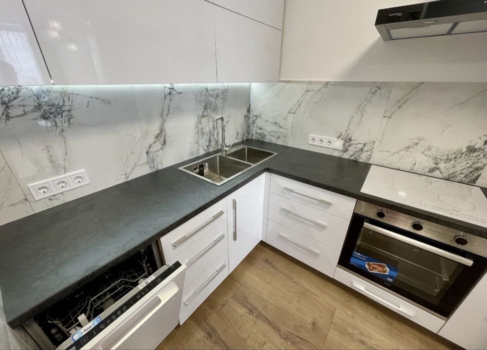 Квартира посуточно, СВЕТ НЕ ВЫКЛЮЧАЮТ! свободна, центр, 34 жемчужина