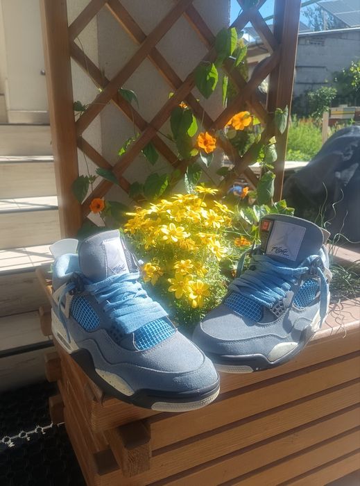 Jordan 4 niebieski