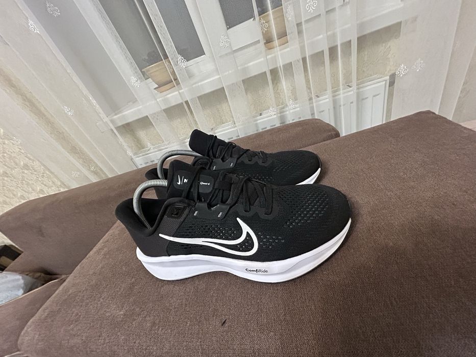 Кросівки Nike Quest 6 чорного кольору