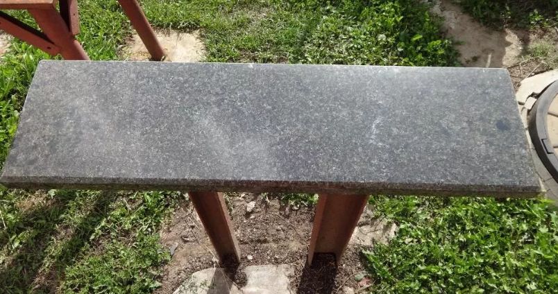 Подоконник 23.5 см х 83.5 см х 3 см гранит