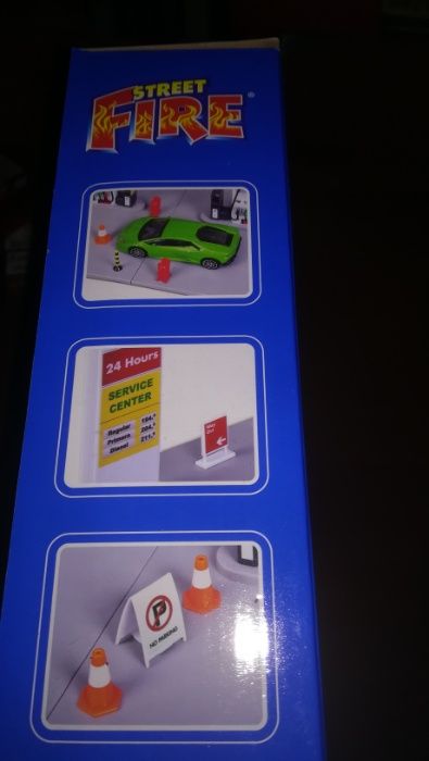 Posto de abastecimento Bburago 1/43 c oferta 1 carro NOVO c 28% desc