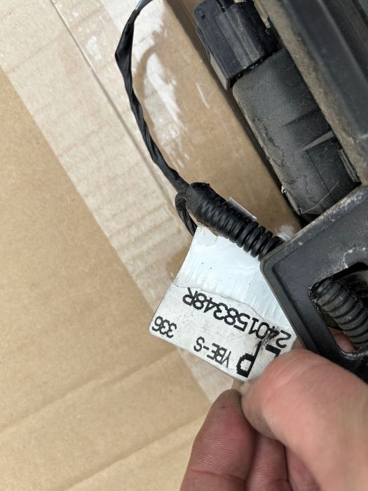 Kamera cofania czujniki parkowania instalacja  Renault Twingo III