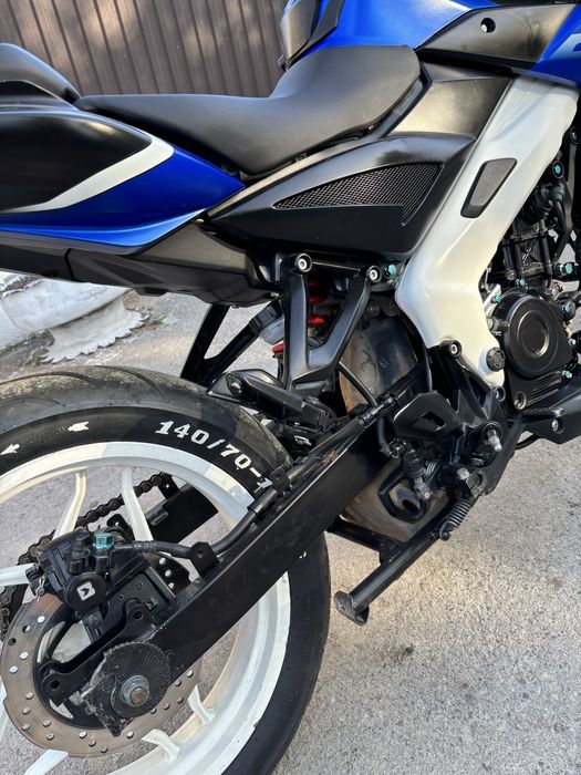 Bajaj  pulsar  ns200
