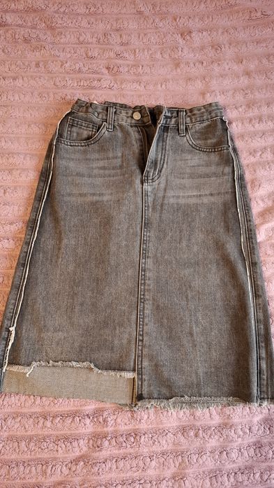 Сіра джинсова спідниця міді, розмір S/М