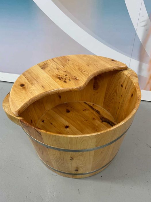 Bacia de Madeira para Spa de Pés Novas/Com Desconto devido a pequeno defeito no ato do transporte