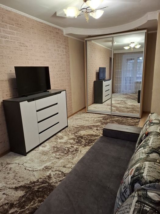 Здаи 2 ком.квар.в рай.44 квар.по час.по сут.
