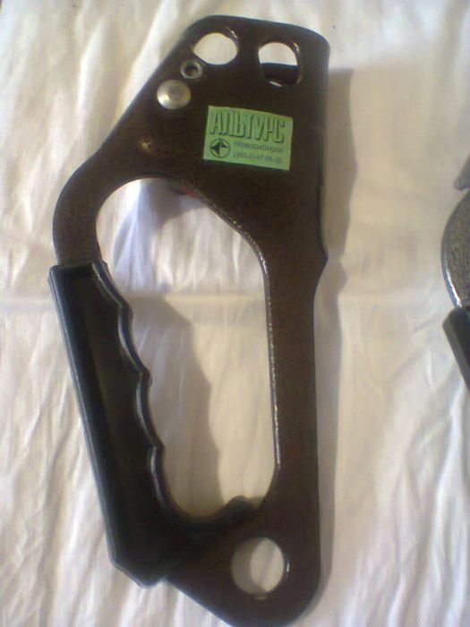 Продам зажим альпініста