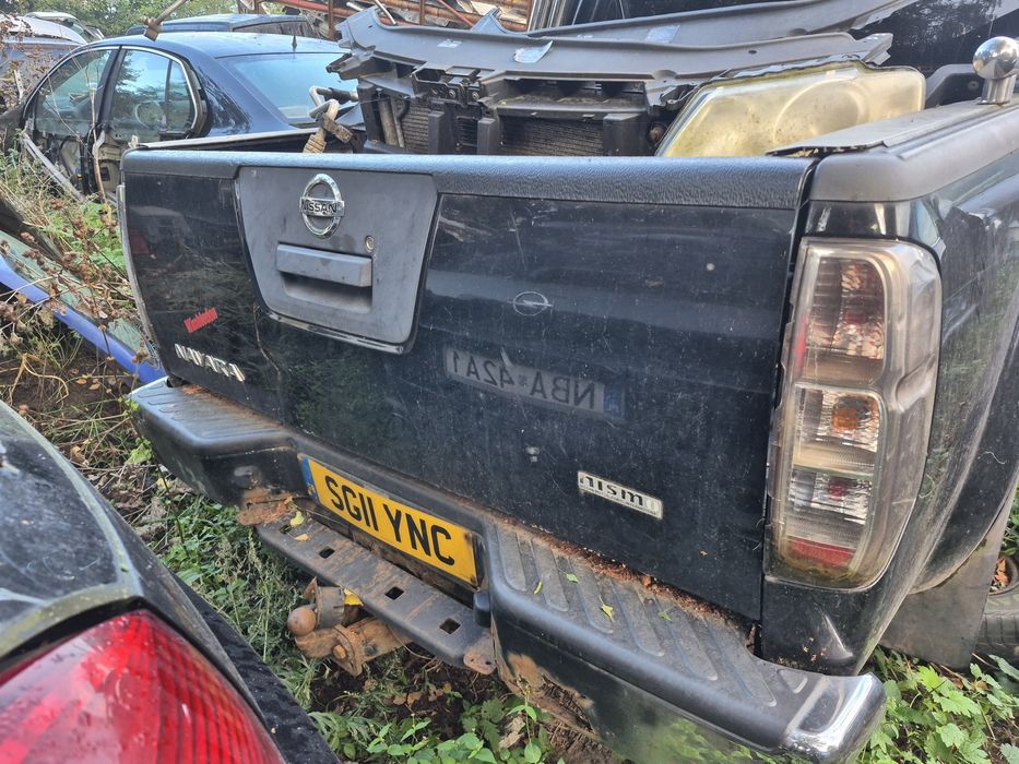 Zdrowa klapa burta nissan navara d40