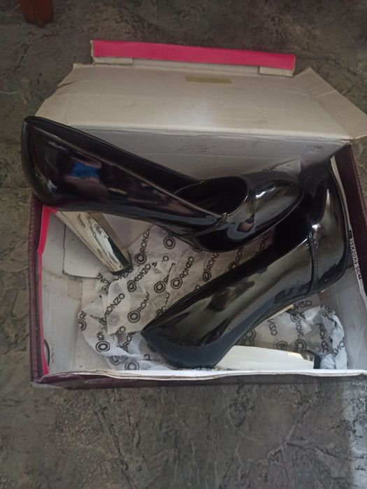 Туфельки  жіночі