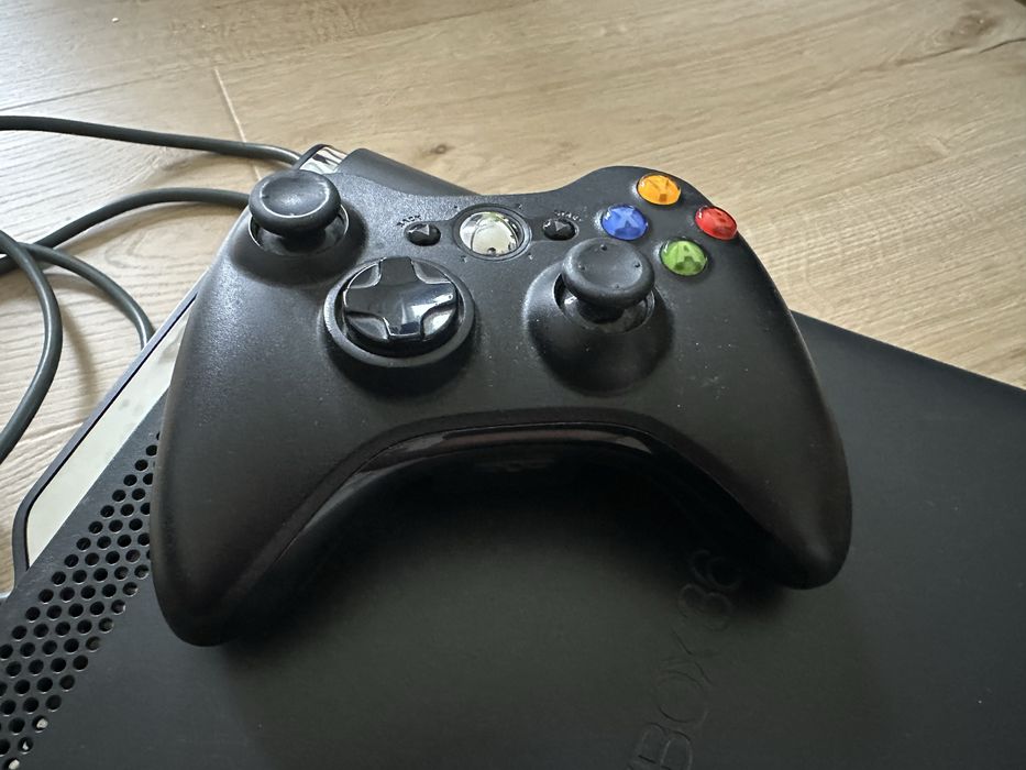 Xbox 360 Elite 120Gb zestaw Falcon stan BDB