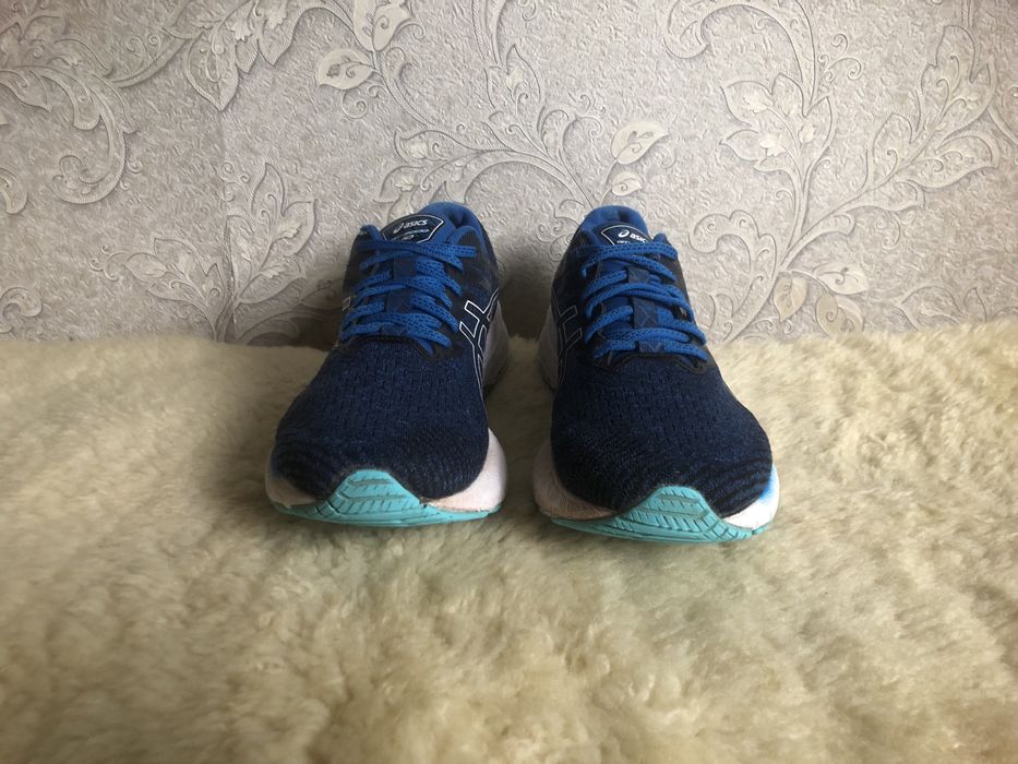 Оригінальні кросівки ASICS Gel GT2000 11 у чудовому стані для бігу волейболу повсядкення  44 5 44 43,5 43 42,5 42 28,25 28 27,5 27 26,5