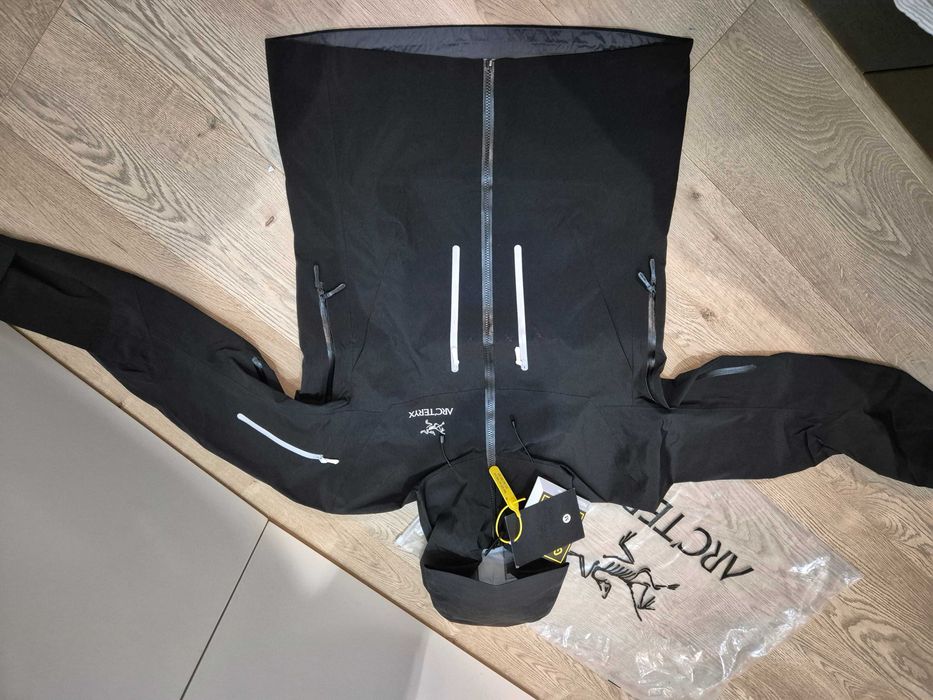 Cadaco Arc'teryx Alpha SV