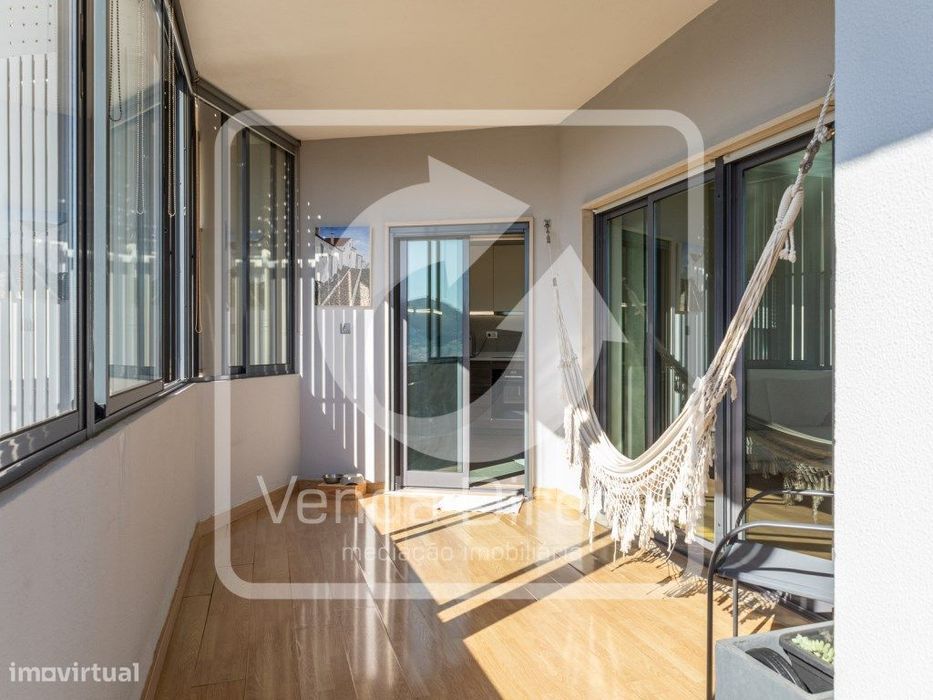 Apartamento T3 em Setúbal com box e vista para Serra da Arrábida